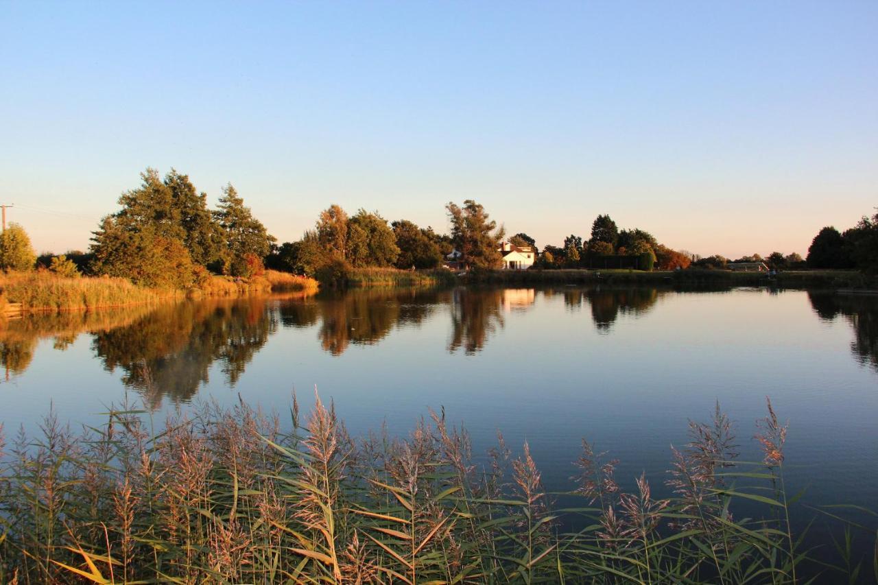 Fields End Lodges Doddington  Exteriör bild